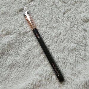Skone Cosmetics Large Shadow Brush